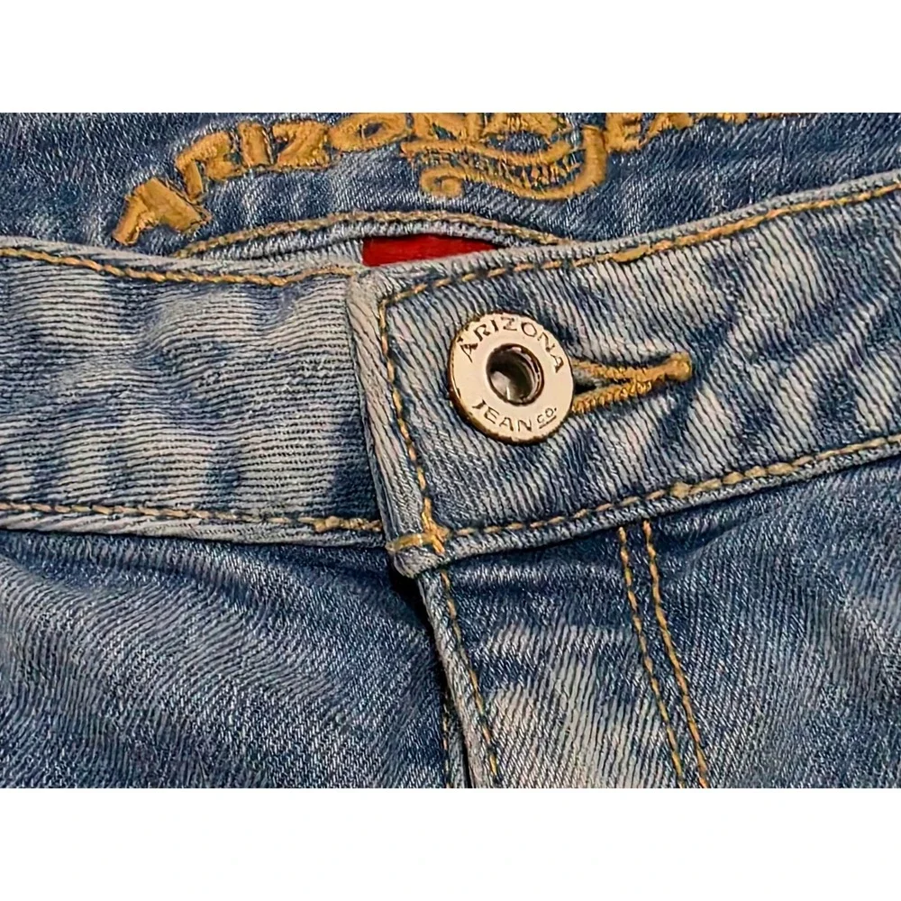 Arizona Jean‎ Co Womens Size 3 Distressed Denim Cut Off Shorts Medium Wash Blue